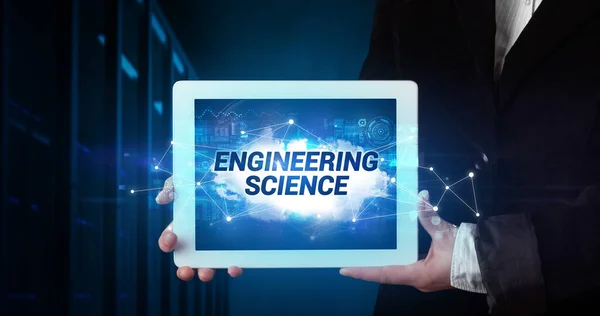 Junger Geschäftsmann Arbeitet Tablet Und Zeigt Die Aufschrift Engineering Science — Stockfoto