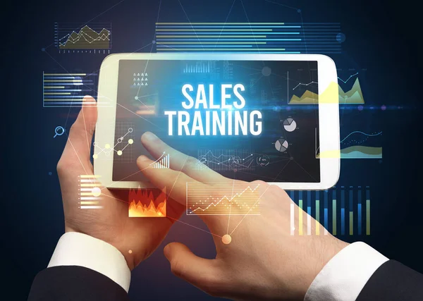 Zbliżenie Ręce Trzymając Tablet Napisem Sales Training Nowoczesna Koncepcja Biznesowa — Zdjęcie stockowe
