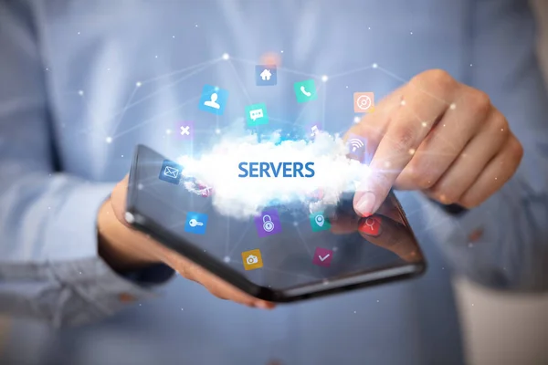Empresário Segurando Smartphone Dobrável Com Inscrição Servers Conceito Tecnologia — Fotografia de Stock