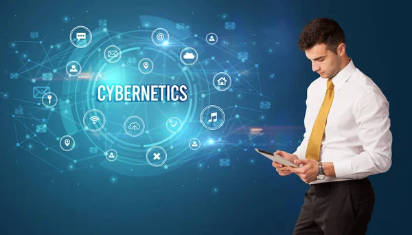Forretningsmann Tenker Foran Teknologirelaterte Ikoner Cybernetics Inskripsjon Moderne Teknologikonsept – stockfoto