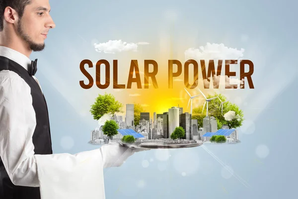 Garçom Servindo Eco Cidade Com Solar Power Inscrição Conceito Energia — Fotografia de Stock