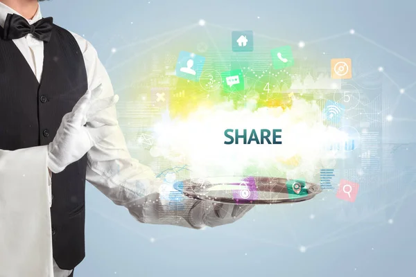 Σερβιτόρος Που Σερβίρει Έννοια Κοινωνικής Δικτύωσης Επιγραφή Share — Φωτογραφία Αρχείου