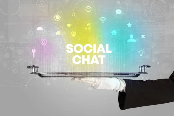 Офіціант Обслуговує Соціальні Мережі Написом Social Chat Нова Концепція Медіа — стокове фото