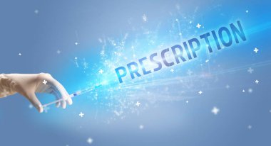 Şırınga, elinde prescRIPTION yazısıyla tıbbi enjeksiyon, tıbbi panzehir konsepti