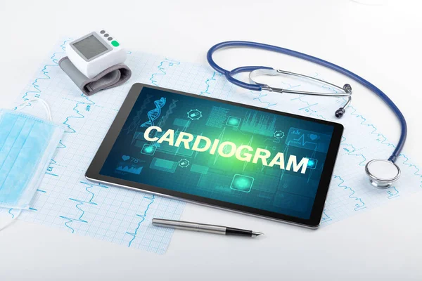 Tablety Lékařské Věci Nápisem Cardiogram Koncepce Prevence — Stock fotografie