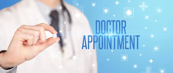 Primer Plano Médico Que Una Píldora Con Inscripción Doctor Nombramiento — Foto de Stock