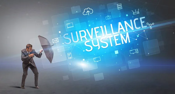 Empresario Defendiendo Con Paraguas Ataque Cibernético Sistema Vigilancia Inscripción Concepto — Foto de Stock