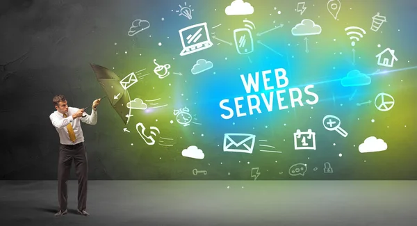 Επιχειρηματίας Υπερασπίζεται Ομπρέλα Από Επιγραφή Web Servers Σύγχρονη Τεχνολογία Έννοια — Φωτογραφία Αρχείου