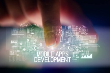 Web teknolojisi simgeleri ve Mobil Uygulamalar Geliştirme yazıtla parmak la dokunma tableti