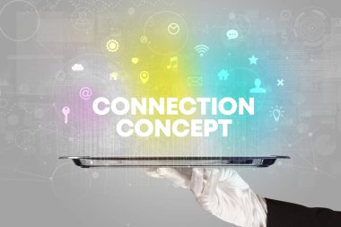 CONNECTION CONCEPT yazıtları ile sosyal ağ hizmeti veren garson, yeni medya kavramı