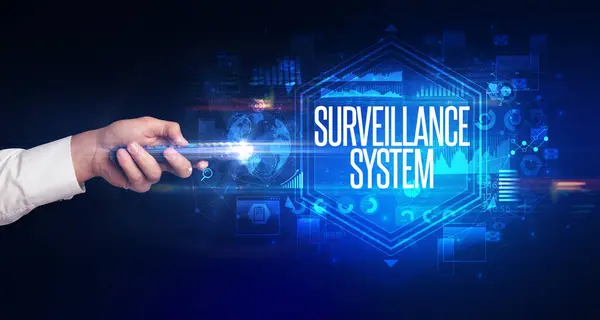 Kézi Tárolás Vezeték Nélküli Periférián Surveillance System Felirattal Kiberbiztonsági Koncepció — Stock Fotó
