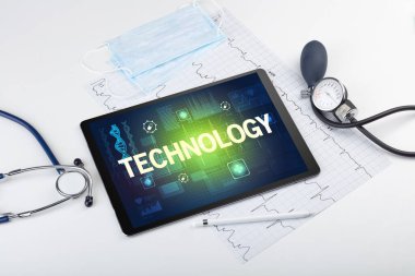 TECHNOLOGY yazıtlı tablet bilgisayar ve tıbbi malzeme, önleme kavramı