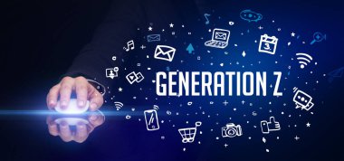 GENERATION Z yazıtları ve sosyal medya kavramı ile el ele tutuşmak