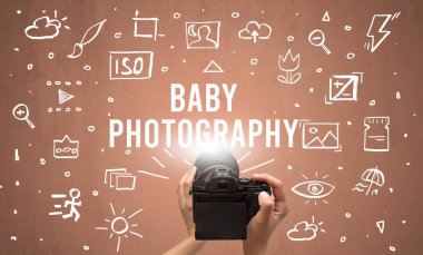 Dijital kamera ve Bebek Fotoğrafı yazıtları, kamera ayarları konsepti ile el çekimi