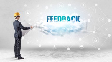 FEEDback yazısıyla sosyal medya kavramı üzerinde çalışan mühendis