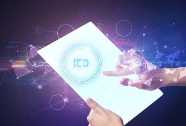 El işi fütüristik tablet ICO yazması, modern teknoloji konsepti