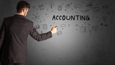 İş adamı, muhasebe yazıtları ve iş stratejisi konseptiyle yaratıcı bir fikir çizimi yapıyor.