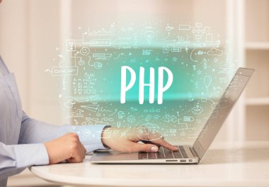 PHP kısaltması, modern teknoloji konsepti olan yeni modern bilgisayarlar üzerinde çalışıyoruz.