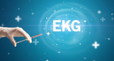 Virüs aşısıyla şırınga iğnesi ve EKG kısaltması, panzehir konsepti