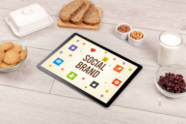 SOCIAL BRAND yazıtlı sağlıklı tablet Pc bileşimi, Sosyal ağ kavramı