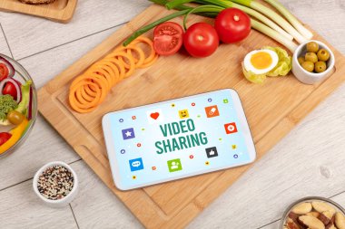 Sağlıklı Tablet Pc bileşimi VIDEO Paylaşımcılık yazıtları, Sosyal ağ kavramı