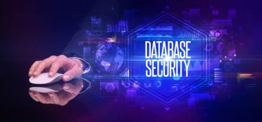 DATABASE GÜVENLİK yazıtları ve siber güvenlik konseptiyle el ele tutuşmak