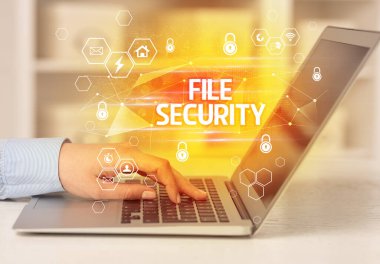 Dizüstü bilgisayarda Dosya Güvenliği Yazıtı, İnternet güvenliği ve veri koruma kavramı, engelleme zinciri ve siber güvenlik