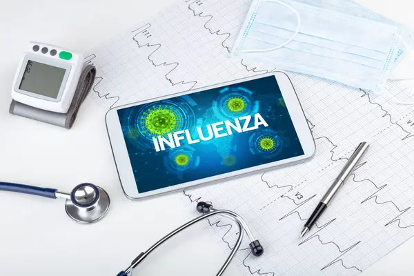 Influenza Yazıtı Mikrobiyoloji Kavramına Sahip Bir Tabletin Yakın Görüntüsü — Stok fotoğraf