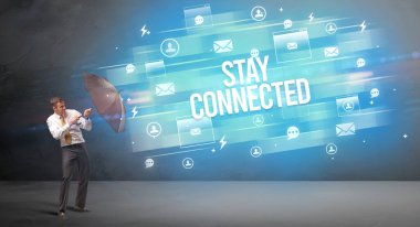 Şemsiyeyle savunma yapan yakışıklı iş adamı KALDI yazıtları, yeni çağ medya kavramı