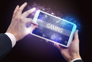 Oyun yazıtları, yüksek teknolojili bilgisayar kavramının arama tabletinin yakın plan görüntüsü