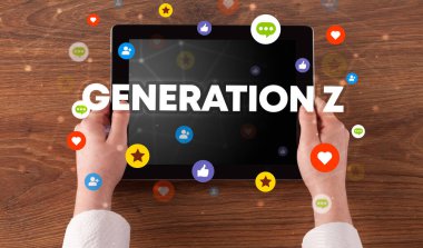 GENERATION Z yazıtlı, sosyal ağ kavramlı bir dokunmatik ekran kapat