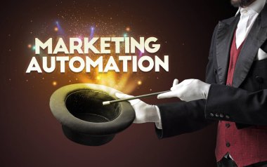 İllüzyonist, MARKETING AUTOMATION yazıtları ve yeni iş modeli konseptiyle sihirbazlık numarası gösteriyor.