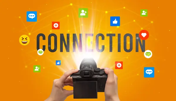 Utilizzando Fotocamera Catturare Contenuti Dei Social Media Con Iscrizione Connection — Foto Stock
