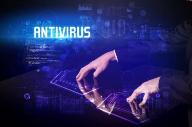 ANTIVIRUS yazıtları, yeni çağ güvenliği kavramı konsepti ile dijital masaya dokunmak