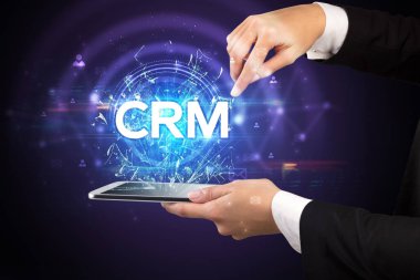 CRM kısaltmalı dokunmatik ekran, modern teknoloji kavramı