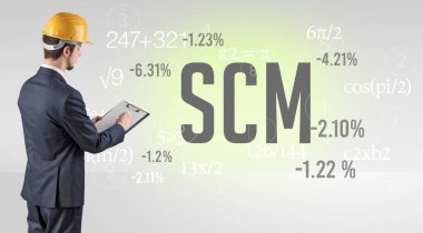 SCM kısaltması ile sert şapkalı teknoloji mühendisi.