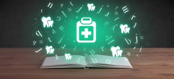 Открытая Медицинская Книжка Аптечкой Концепция Глобального Здравоохранения Стоковая Картинка
