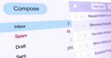 Gelen e-posta sayacı, gelen posta kutusu ve spam dizinleri, çevrimiçi dolandırıcılık, hileli ve kötü amaçlı yazılım postası, e- posta hesabının yakın görüntüsü arayüzü, görüntüler