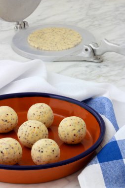 Meksika mısırlı tortilla hamuru ve tortilla, el yapımı tortilla ezmesi..