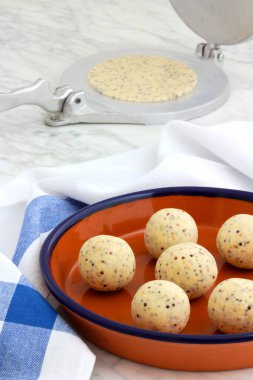Meksika mısırlı tortilla hamuru ve tortilla, el yapımı tortilla ezmesi..