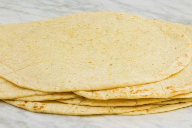 El yapımı Meksika buğday tortillası, burrito ve lezzetli quesadilla için mükemmel..