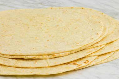 El yapımı Meksika buğday tortillası, burrito ve lezzetli quesadilla için mükemmel..