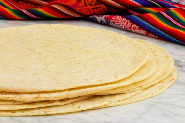 Handgjorda Mexikanska Vete Tortillas Perfekt För Burritos Och Läckra Quesadillas — Stockfoto