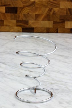 Paslanmaz çelikten fast food servis etmek, en lezzetli tariflerinize şenlikli ve çekici bir sunum eklemek için harika bir yol..