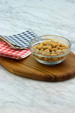 Taze ve çıtır çıtır Japon fıstığı..