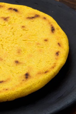 Lezzetli sadece ızgara tatlı sarı mısır ekmeği, arepa de chocolo.