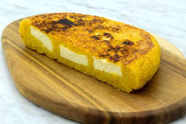 Lezzetli sadece ızgara tatlı sarı mısır ekmeği, arepa de chocolo.