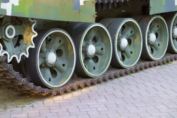 Caterpillar Rollers Soviet Era Tank — Stock Photo, Image