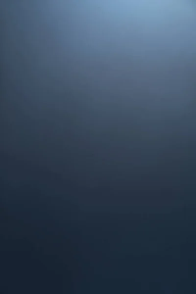 Световой Луч Солнечная Вспышка Тумане Изолированный Черном Фоне Копировальным Пространством — стоковое фото