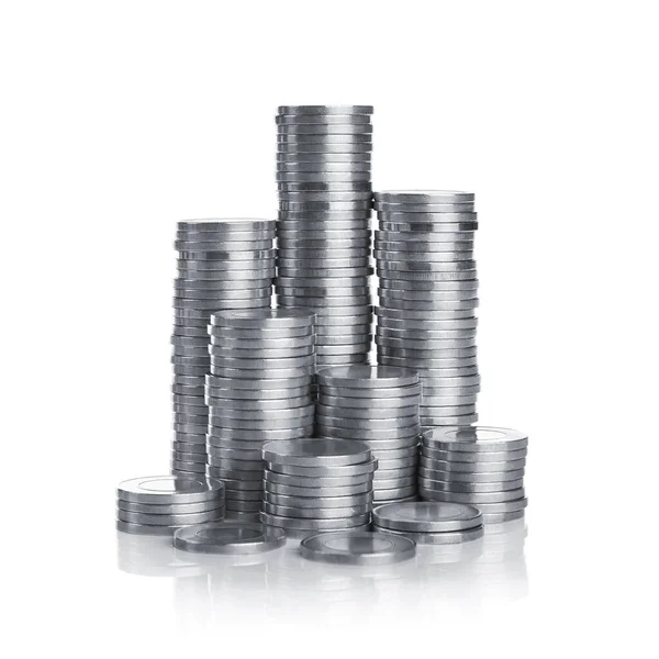Stapel Vieler Silbermünzen Isoliert Auf Weißem Hintergrund Stockfoto